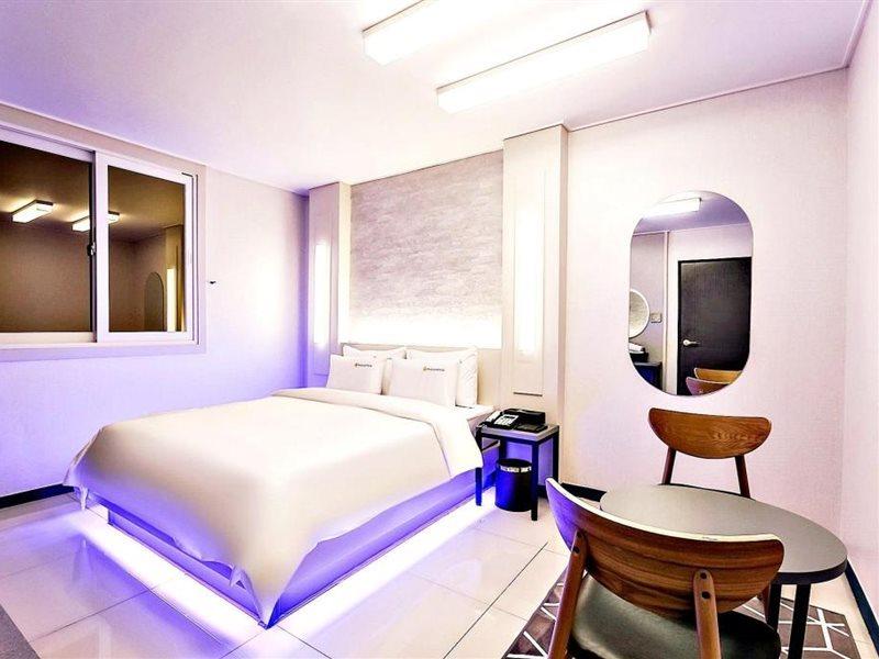 Ballantine Business Hotel Gwangju Metropolitan City Buitenkant foto