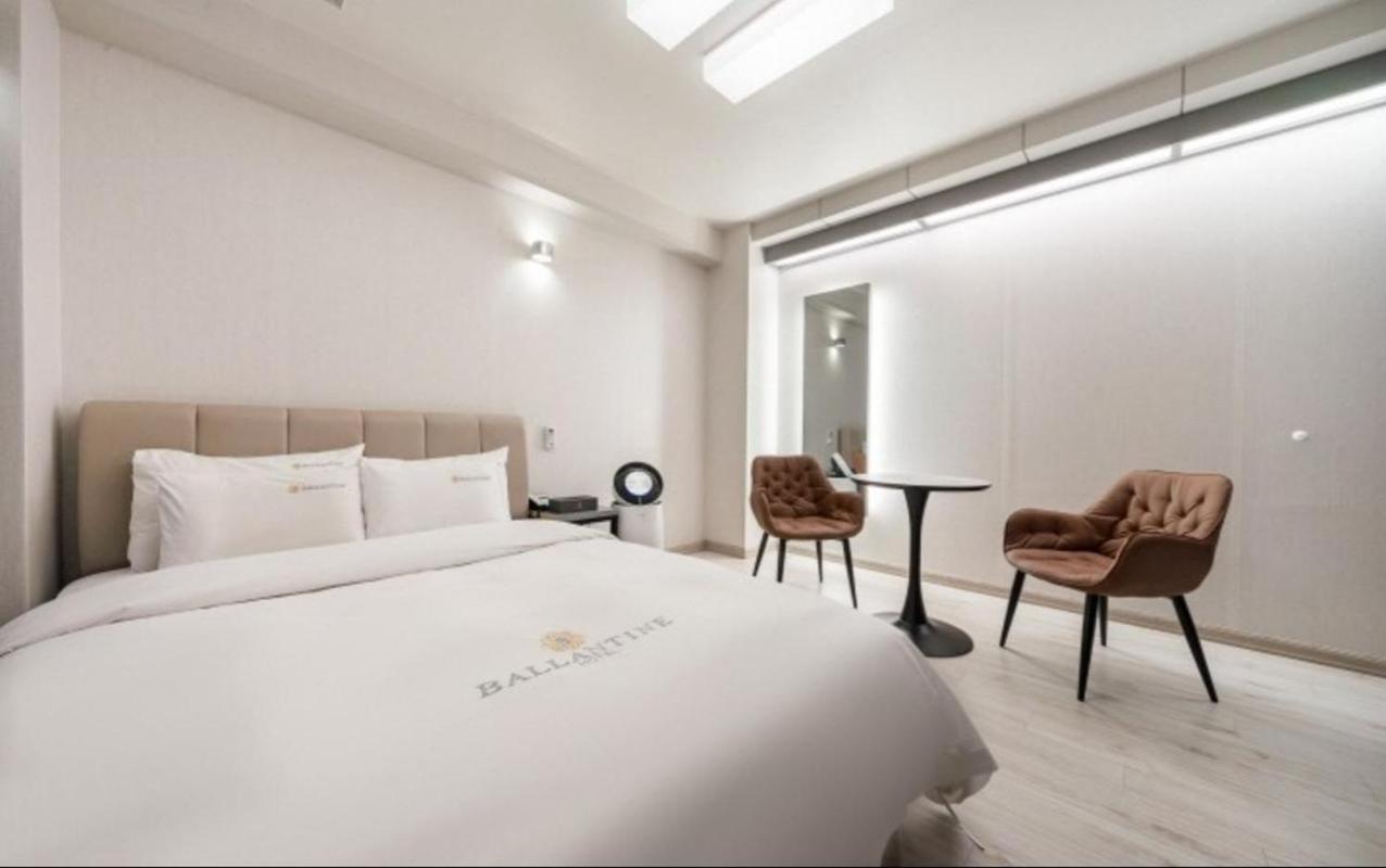 Ballantine Business Hotel Gwangju Metropolitan City Buitenkant foto