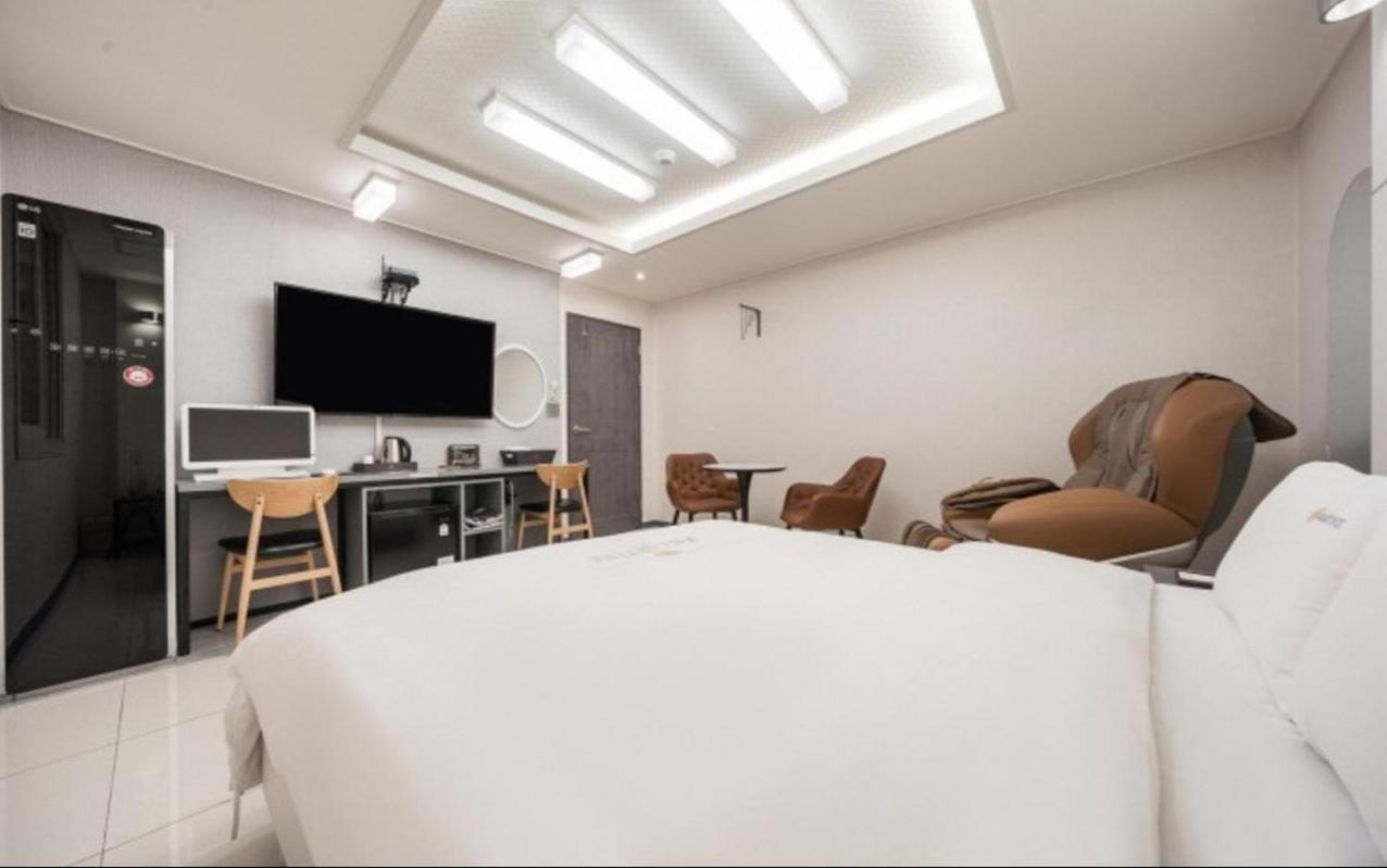 Ballantine Business Hotel Gwangju Metropolitan City Buitenkant foto