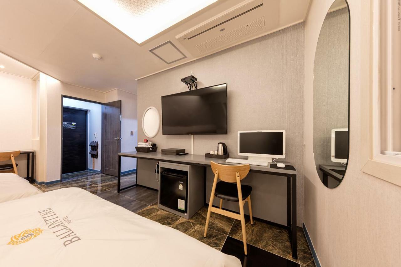 Ballantine Business Hotel Gwangju Metropolitan City Buitenkant foto