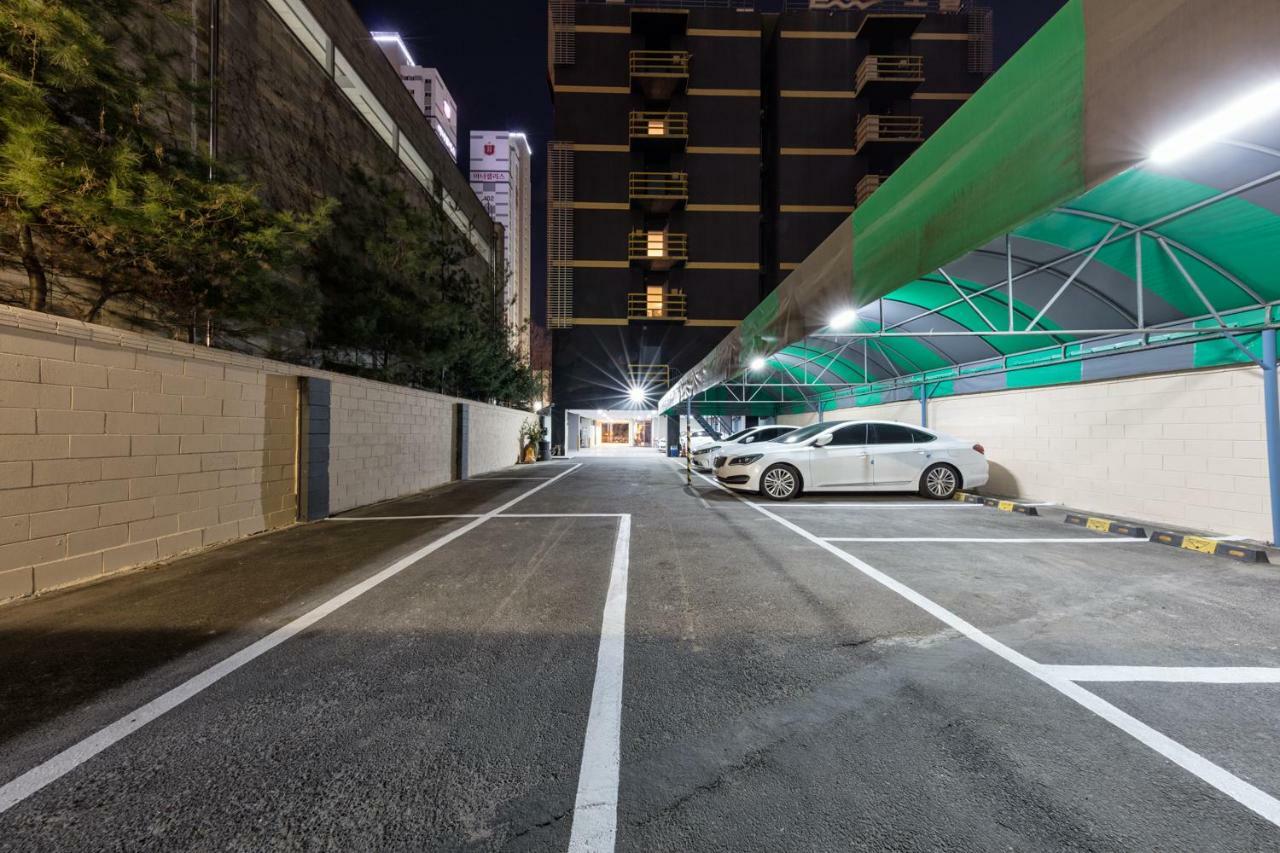Ballantine Business Hotel Gwangju Metropolitan City Buitenkant foto